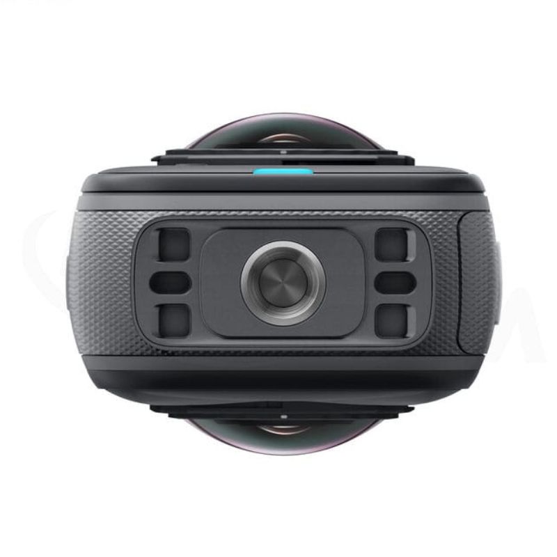دوربین اکشن Insta360 X5 360 Action Camera Essentials Bundle