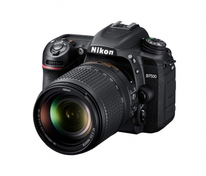 دوربین نیکون D7500 + 18-140mm VR