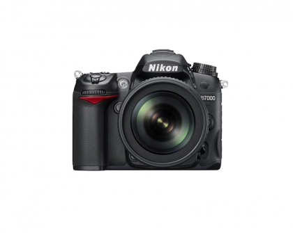 دوربین نیکون D7000  (دست دوم)
