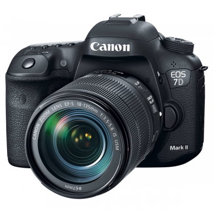 دوربین کانن EOS 7D Mark II + 18-135mm USM (دست دوم)