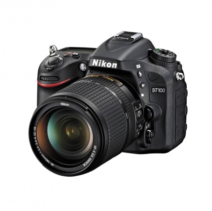 دوربین نیکون D7100  + 18-140mm VR (دست دوم)