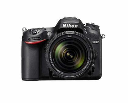 دوربین نیکون D7200 + 18-140mm VR (دست دوم)