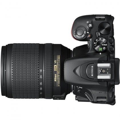 دوربین نیکون D5600 + 18-140mm VR(کارکرده)